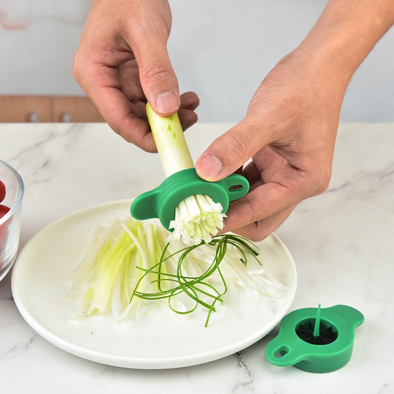 Kitchen Gadgets Wirecutter - Coupe-échalotes en acier inoxydable en forme