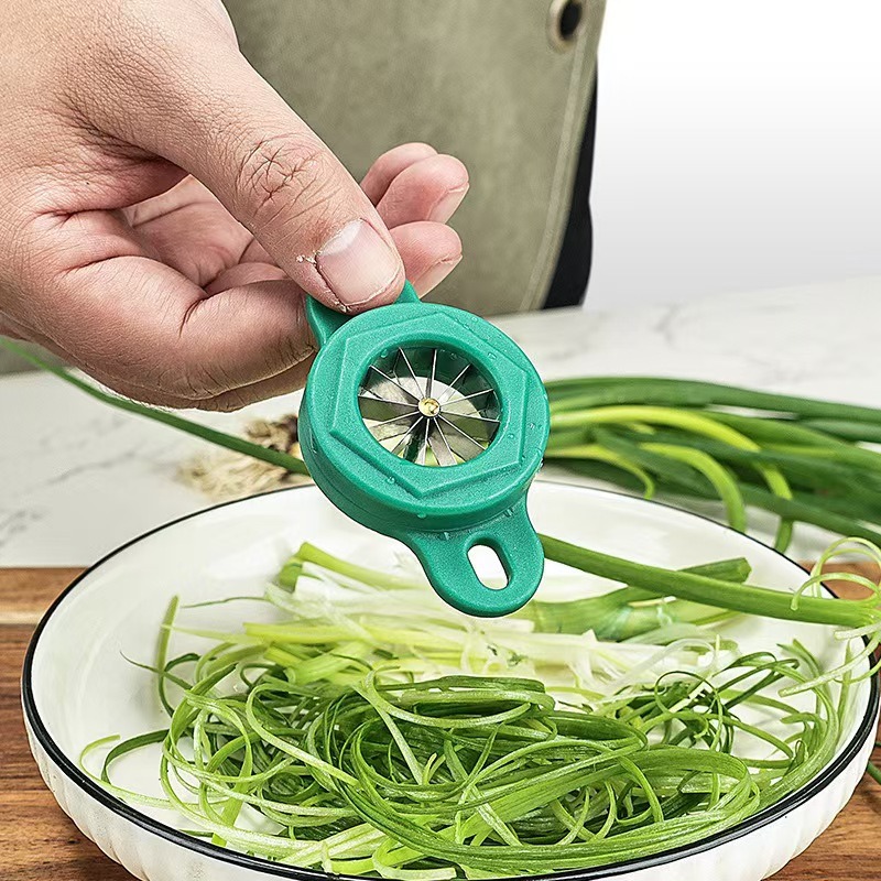 Coupe-oignon en acier inoxydab - Kitchen Gadgets Wirecutter avis et prix